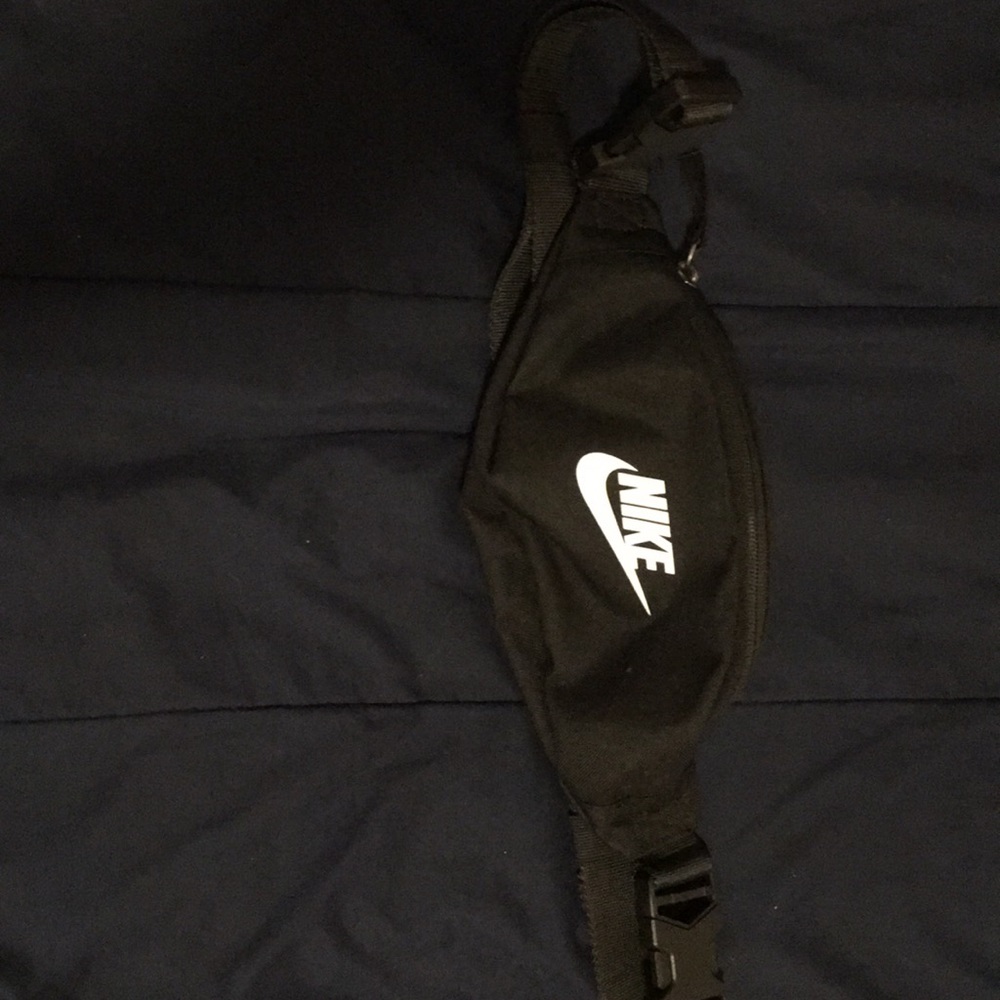 COPY - Nike fanny pack